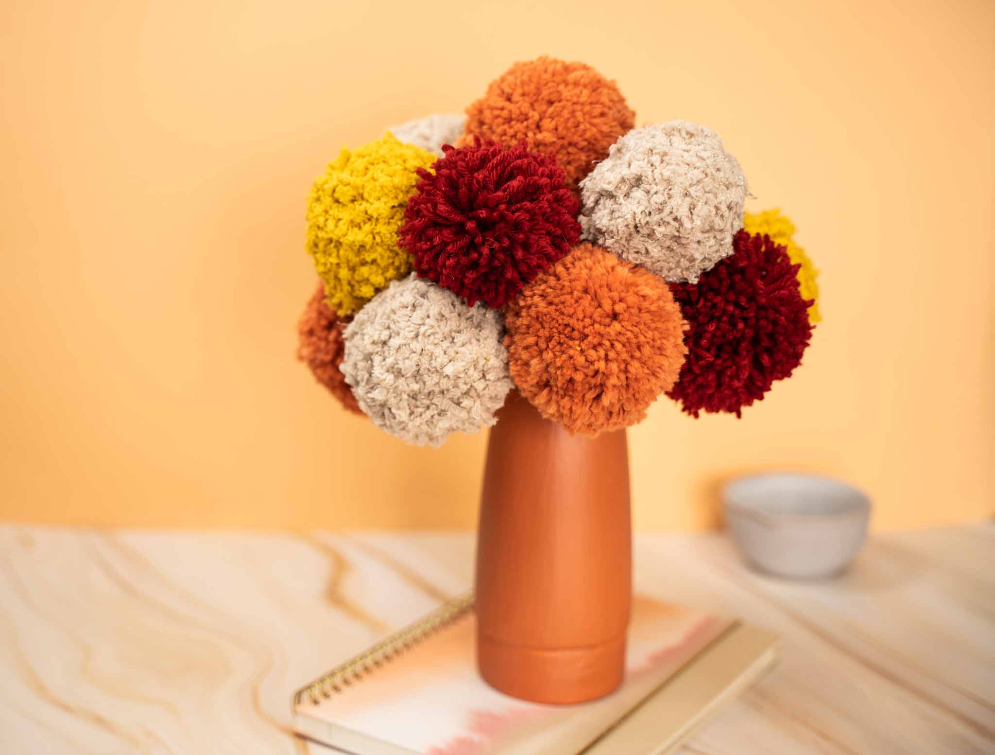 Bouquet de pompons en laine – LES DIY DE MAUD